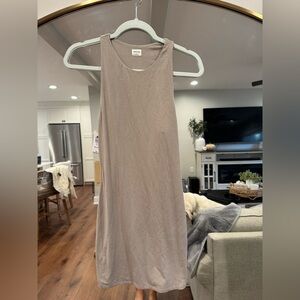 Aritzia Dress NEW Size medium